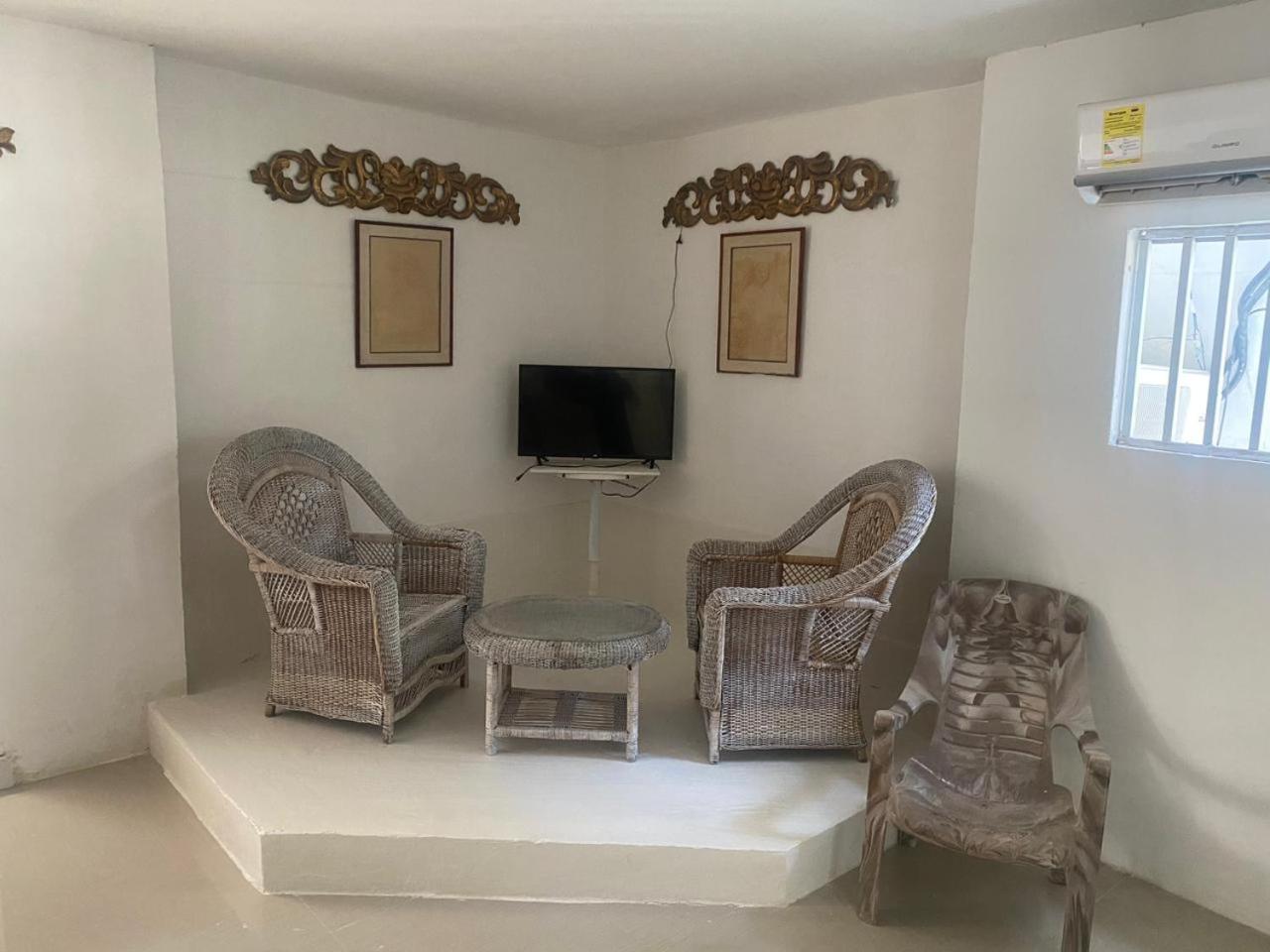 Hostal Playa Tranquila *